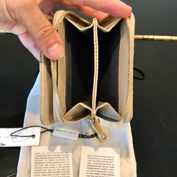 NWT authentic luxury Marc Jacobs quilted wallet - Picture 6 of 8